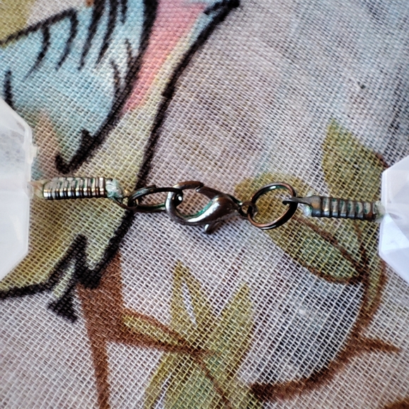 Long Vintage Faceted Swirled White Lucite Chunky Necklace Pink Knotted Cord EUC - Picture 13 of 16